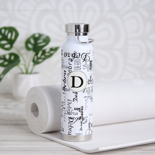 Bouteille d'eau noire et blanche avec nom (Yoga)