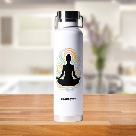 Bouteille D'eau nom de la pose de yoga en spirale