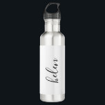 Bouteille D'eau Nom du script Cadeau personnalisé Noir personnalis<br><div class="desc">Une magnifique bouteille d'eau avec un nom personnalisé dans une police de script moderne et élégante. En noir et blanc. Merveilleux comme une fête des mères,  vacances,  anniversaire,  ménage ou cadeau de servante d'honneur.</div>