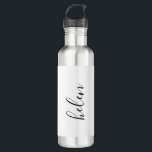 Bouteille D'eau Nom du script Cadeau personnalisé Noir personnalis<br><div class="desc">Une magnifique bouteille d'eau avec un nom personnalisé dans une police de script moderne et élégante. En noir et blanc. Merveilleux comme une fête des mères,  vacances,  anniversaire,  ménage ou cadeau de servante d'honneur.</div>