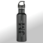 Bouteille D'eau Nom et monogramme modernes | Gris et noir<br><div class="desc">Nom personnalisé superposé sur monogramme.</div>