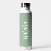 Bouteille D'eau Nom simple Élégant Script Sage Vert Moderne (Gauche)