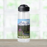 Bouteille D'eau Paysage Pittoresque du Mont Rainier et Fleur sauva<br><div class="desc">Restez trempés partout où vous allez avec cette bouteille d'eau en plastique clair qui présente l'image de la neige enroulée Mont Rainier et fleurs sauvages d'algues roses. Sélectionnez la taille et la couleur de votre bouteille d'eau. REMARQUE : Conception non optimisée pour le style de bouteille d'eau de l'enfant.</div>