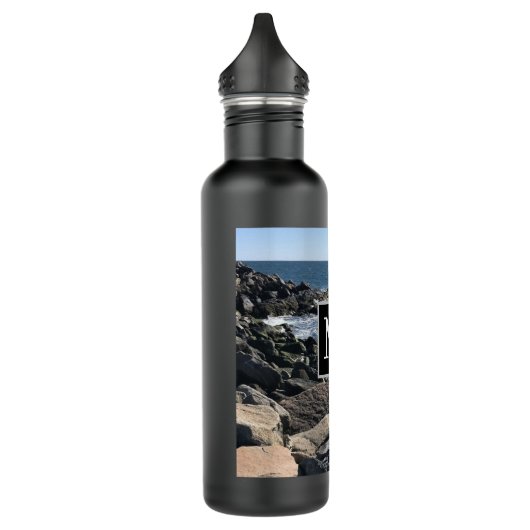 Bouteille D'eau Photo Ocean Waves and Rocks Initial Black (Gauche)