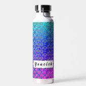 Bouteille D'eau Pi à 10 chiffres Centesimal par Kenneth Yoncich (Gauche)