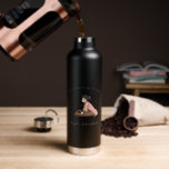 Bouteille D'eau Posez-moi des questions sur mon Podcast | Monogram<br><div class="desc">Es-tu un podcaster ou un modérateur de podcast ? Cette bouteille d'eau de podcasting illustrée est parfaite pour vous. Que ce soit pour les professionnels du podcast ou pour les amateurs, un éditeur audio, un producteur radio ou un amoureux du podcast, ces conceptions sauront répondre à vos besoins. Peut être...</div>