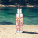Bouteille D'eau Retro super marguerite boho désert rose personnali<br><div class="desc">Bouteille d'eau couleur rose désert pour marguerite super rétro,  cadeaux de demoiselle d'honneur,  cadeaux d'anniversaire pour les filles.</div>