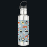 Bouteille D'eau Sushi Nigiri Maki Roll Motif<br><div class="desc">Motif japonais sushi food art sur un arrière - plan bleu clair.</div>