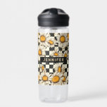 Bouteille D'eau Tableau de contrôle de la marguerite Super rétro N<br><div class="desc">Carte Retro Super Daisy Checkerboard Nom personnalisé Bouteille d'eau comporte un motif super de marguerite sur un arrière - plan motif en damier noir et blanc avec votre texte personnalisé ou nom personnalisé au centre. Parfait comme cadeau pour la famille et les amis pour Noël, anniversaire, fêtes, fête des mères,...</div>