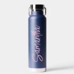 Bouteille D'eau Type de script de nom personnalisé Simple<br><div class="desc">Cette conception peut être personnalisée dans la zone fournie en modifiant la photo et/ou le texte. Vous pouvez également le customiser en cliquant sur Personnaliser ce Modèle, puis en choisissant l'option cliquer pour customiser et supprimer ou modifier la couleur de l'arrière - plan, ajouter du texte, modifier la couleur ou...</div>
