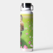 Bouteille D'eau Un mignon lapin dans une prairie fleurie (Arrière)