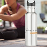 Bouteille D'eau Vous Pouvez | Devis motivationnel | Inspirationnel<br><div class="desc">Présentez notre Bouteille d'Eau Motivationnelle - un compagnon inédit conçu pour alimenter votre détermination et inspirer votre cheminement vers le succès. Avec l'inscription "You Can" affichée audacieusement sur son extérieur élégant, cette bouteille sert de rappel constant de votre force intérieure et de votre résilience. Que vous soyez hydratant lors d'une...</div>