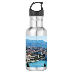 Bouteille D'eau Vue aérienne de la ville divisée en front de mer,