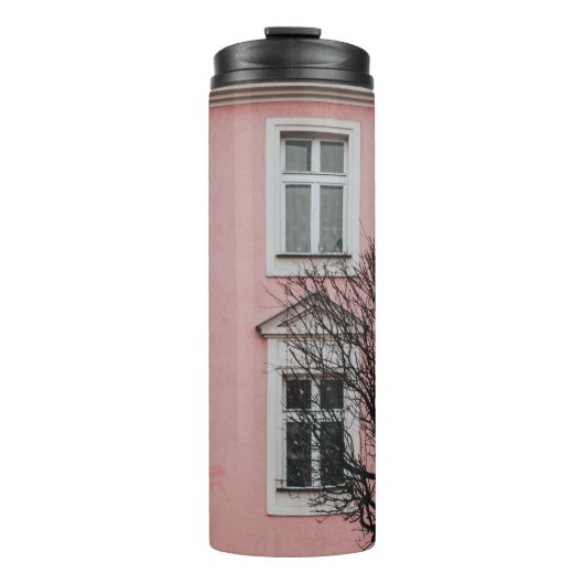 BOUTEILLES ISOTHERMES ARBRE NUIT DEVANT LE BÂTIMENT ROSE (Devant)