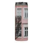 BOUTEILLES ISOTHERMES ARBRE NUIT DEVANT LE BÂTIMENT ROSE (Dos)