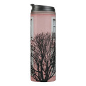 BOUTEILLES ISOTHERMES ARBRE NUIT DEVANT LE BÂTIMENT ROSE (Tourné sur la droite)