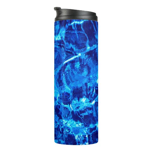 Bouteilles Isothermes Arrière - plan bleu clair (Tourné sur la droite)