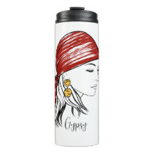 Belle fille gitane avec bandana rouge