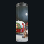 Bouteilles Isothermes Boxe d'hiver Caravan Christmas Adventure<br><div class="desc">Laissez-vous tenter par la magie d'une nuit d'hiver enneigée alors qu'une caravane glisse gracieusement à travers le paysage illuminé par la lune. La beauté sereine de la neige scintillante et l'éclat enchanteur de la lune créent une scène captivante, promettant une aventure de Noël inoubliable remplie de chaleur, de joie et...</div>
