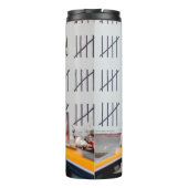 BOUTEILLES ISOTHERMES CAB JAUNE DEVANT UN MUR PEINT BLANC (Dos)