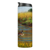 Bouteilles Isothermes Canards-Majards Survolant L'Étang (Tourné sur la droite)