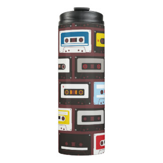 Bouteilles Isothermes cassettes audio vintages, arrière - plan continu.