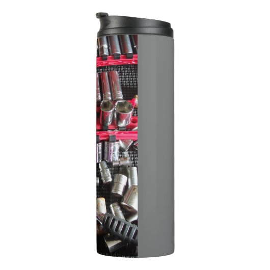 Bouteilles Isothermes Différents sockets dans un bac à outils (Tourné sur la droite)