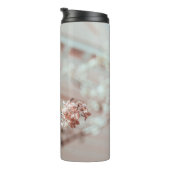 BOUTEILLES ISOTHERMES FLEURS ROSES DANS FOCUS FOCUS PEU PROFOND (Tourné sur la droite)