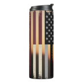 Bouteilles Isothermes Hommage aux vétérans du Mémorial de la Victoire un (Tourné sur la gauche)