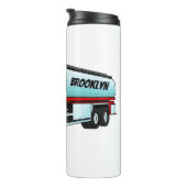 Bouteilles Isothermes Illustration du transport de carburant par camion- (Tourné sur la droite)