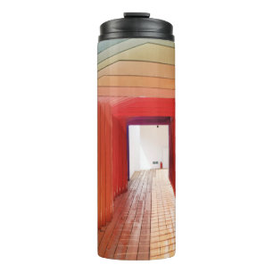 Bouteilles Isothermes Intérieur du hall en bois vert et rouge
