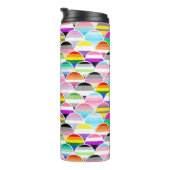 Bouteilles Isothermes LGBTQIA+ Queer Scalloped Pride Flag Fans (Tourné sur la droite)