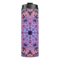 Mandala bioluminescent complexe en teintes violett