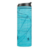 BOUTEILLES ISOTHERMES MÈTRE ÉLECTRIQUE SUR MUR EN BRIQUE BLEUE (Tourné sur la gauche)