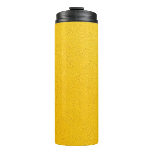 Bouteilles Isothermes Mur jaune peint (Devant)