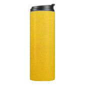 Bouteilles Isothermes Mur jaune peint (Tourné sur la gauche)