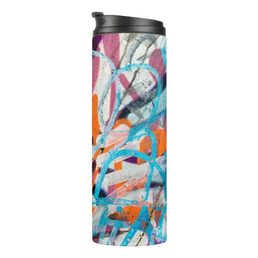 Bouteilles Isothermes Peinture endommagée en béton, patinée, murale usée (Tourné sur la droite)