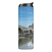 Bouteilles Isothermes Pont de pierre à Ratisbonne, Allemagne (Tourné sur la gauche)