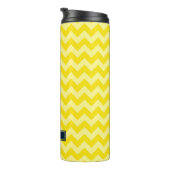 Bouteilles Isothermes Preppy Chevron dans les tons d'un monogramme jaune (Tourné sur la droite)