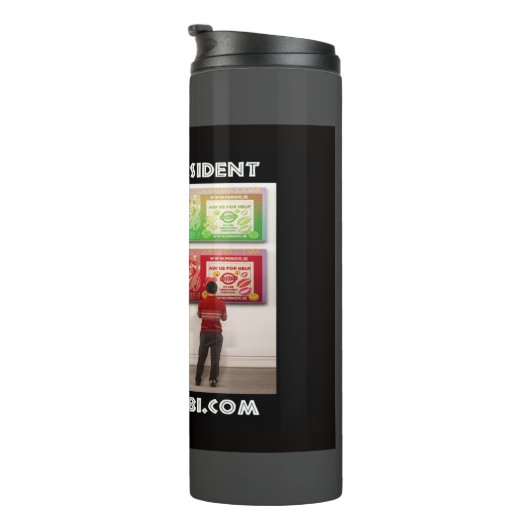 Bouteilles Isothermes Prof. Dr Joseph Chikelue Obi : Dr. Joseph Obi : (Tourné sur la droite)