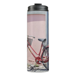 BOUTEILLES ISOTHERMES RED COMMUTER BIKE ON ROAD