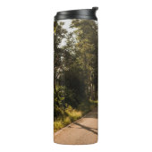 Bouteilles Isothermes Route en béton gris le matin (Tourné sur la gauche)