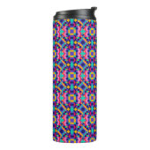 Bouteilles Isothermes Tall travel mug with a vibrant geometric pattern (Tourné sur la gauche)