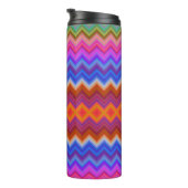 Bouteilles Isothermes Tall travel mug with a vibrant zigzag pattern (Tourné sur la droite)