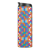 Bouteilles Isothermes Tall travel mug with a vivid geometric pattern (Tourné sur la droite)