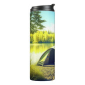 Bouteilles Isothermes Tente dans une belle forêt au bord d'un lac (Tourné sur la gauche)