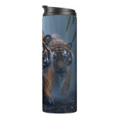 Bouteilles Isothermes Tiges majestueux dans une jungle de Foggy (Tourné sur la droite)