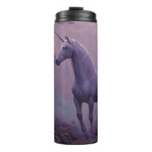 Unicorne mystique magique dans Enchanted Forest Sp