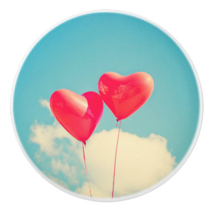 Bouton De Porte En Céramique Ballons du Coeur Rouge contre ciel nuageux