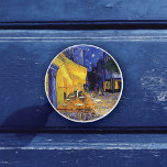 Bouton De Porte En Céramique Café Terrasse à Night Vincent van Gogh<br><div class="desc">Un bouton en céramique avec la peinture à l'huile post-impressionniste de Vincent van Gogh (1853-1890),  Cafe Terrace at Night (1888). Créé à Arles,  France en face d'une cafétéria populaire sur la rue du Palais. Une scène urbaine animée la nuit.</div>